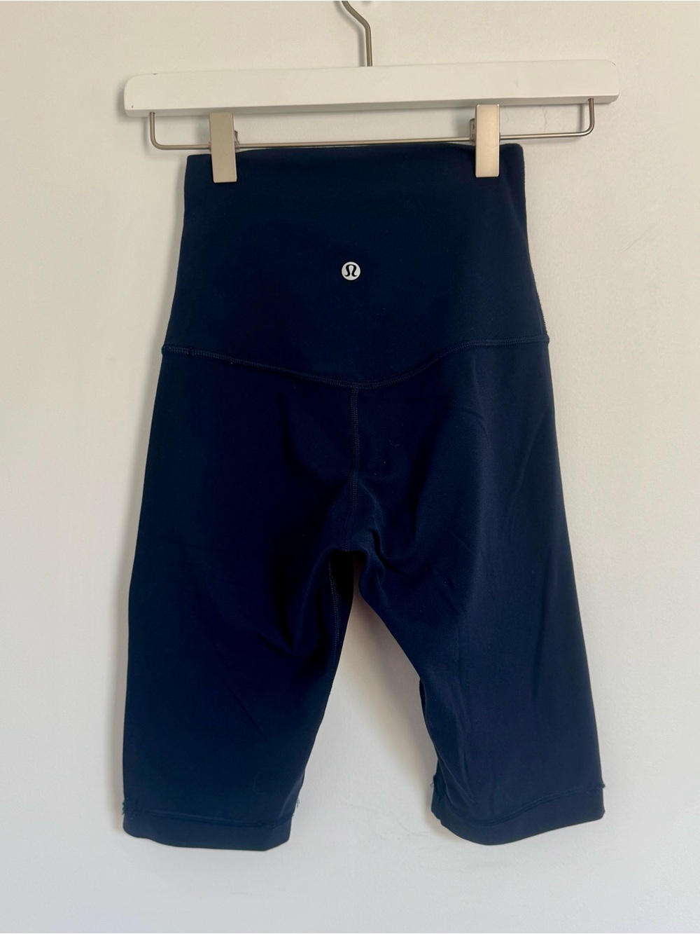 Lululemon High-Rise Navy Shorts legging - Picture 2 of 6